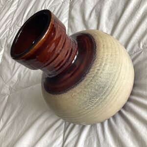 VINTAGE SCHEURICH WEST GERMANY GLAZED POTTERY ROUND VASE WITH NARROW NECK